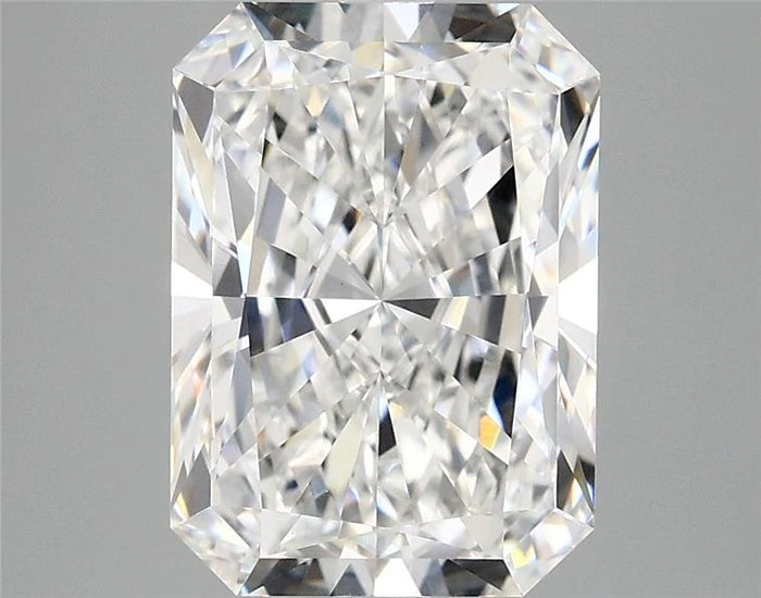 3.89 Carat · RADIANT · E · VVS2 · IGI · Excellent Cut