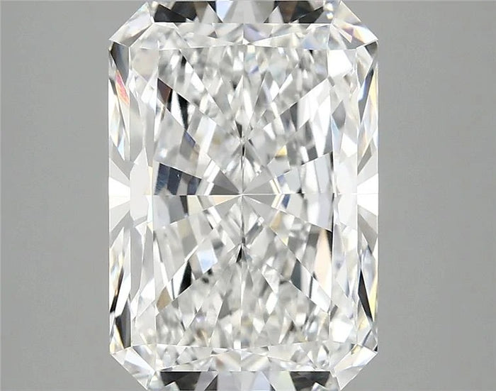 3.89 Carat · RADIANT · E · VVS2 · IGI · Excellent Cut