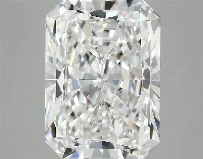 3.90 Carat · RADIANT · E · VVS2 · IGI · Excellent Cut