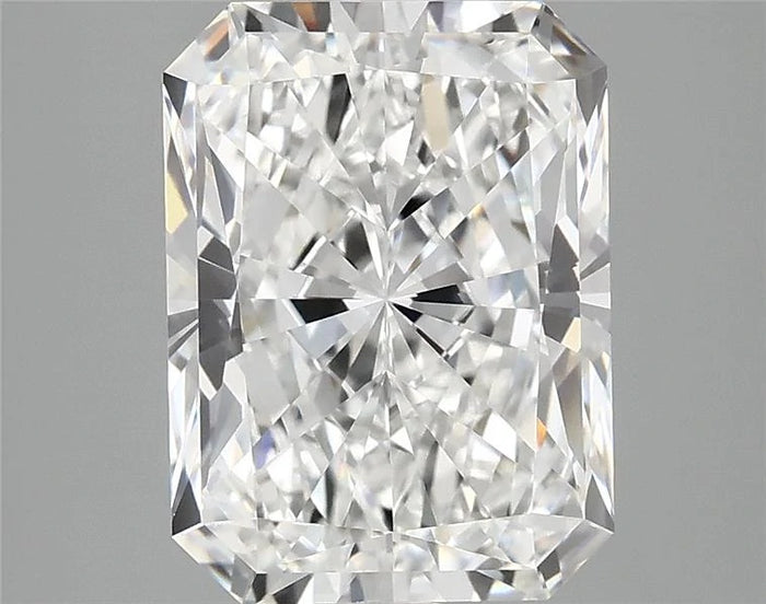 3.89 Carat · RADIANT · E · VVS2 · IGI · Excellent Cut