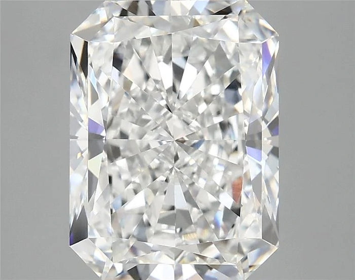 3.94 Carat · RADIANT · E · VVS2 · IGI · Excellent Cut