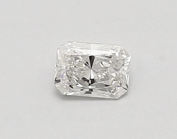 0.33 Carat · RADIANT · E · VVS2 · IGI · Very Good Cut