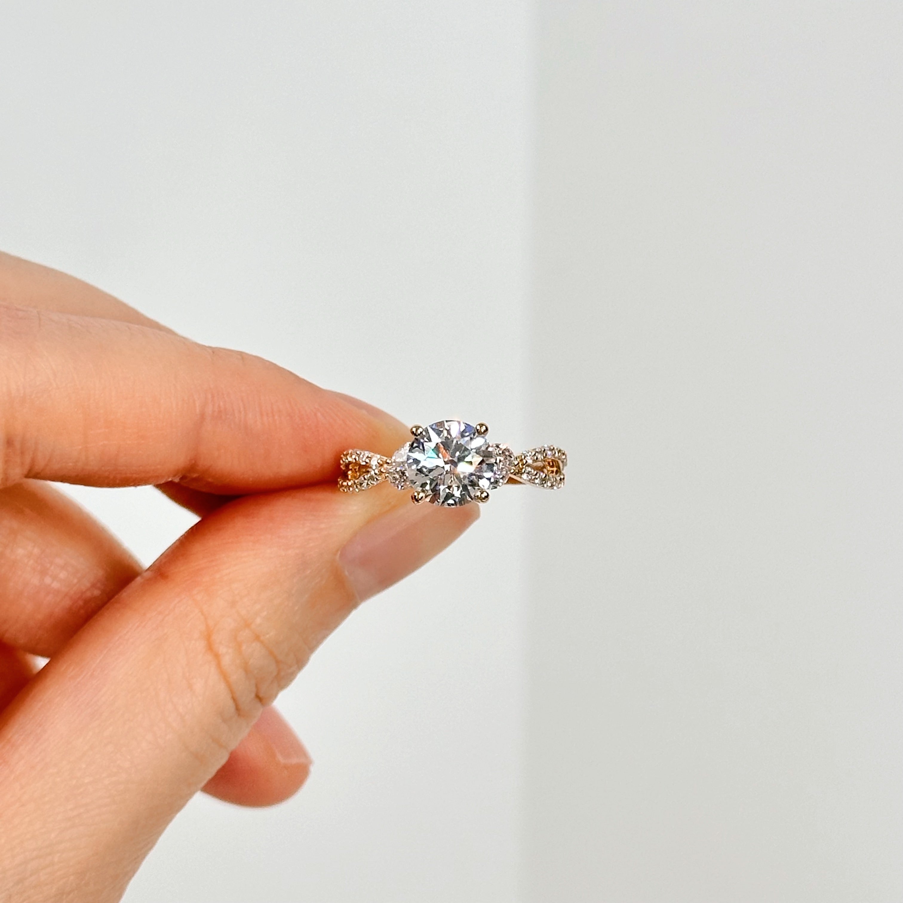 1.53ct F VVS1 Round Lab Diamond Engagement Ring | Amara Luxe Adorned