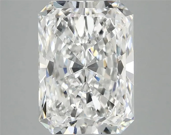 3.90 Carat · RADIANT · E · VVS2 · IGI · Excellent Cut
