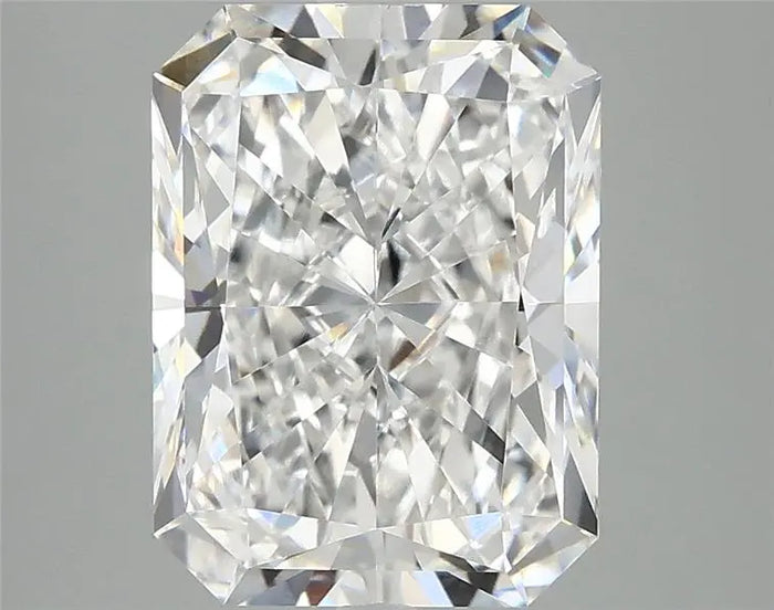 3.89 Carat · RADIANT · E · VVS2 · IGI · Excellent Cut