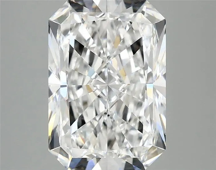 3.77 Carat · RADIANT · E · VVS2 · IGI · Excellent Cut
