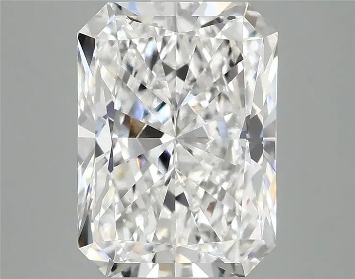 3.92 Carat · RADIANT · E · VVS2 · IGI · Excellent Cut