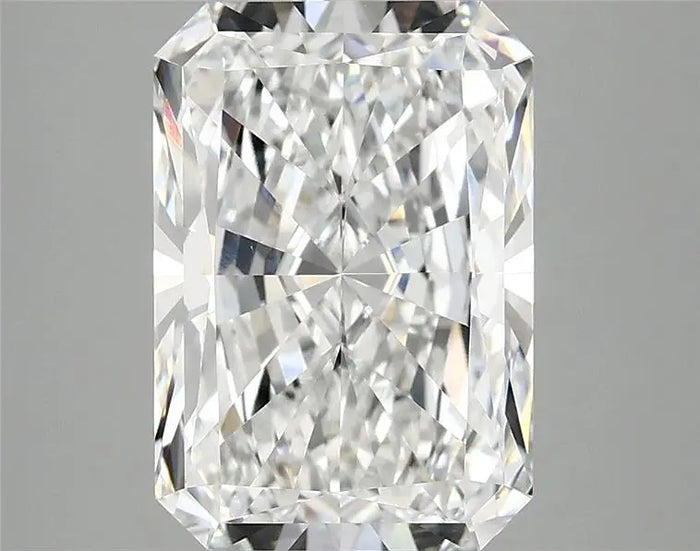 3.89 Carat · RADIANT · E · VVS2 · IGI · Excellent Cut