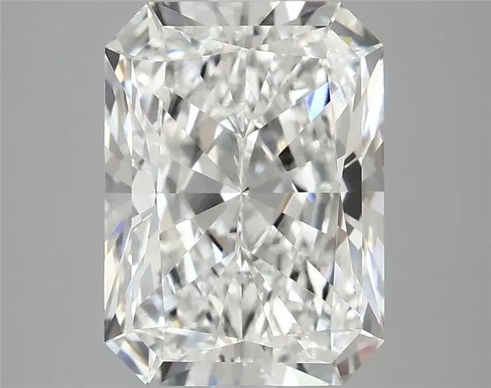 3.89 Carat · RADIANT · E · VVS2 · IGI · Excellent Cut