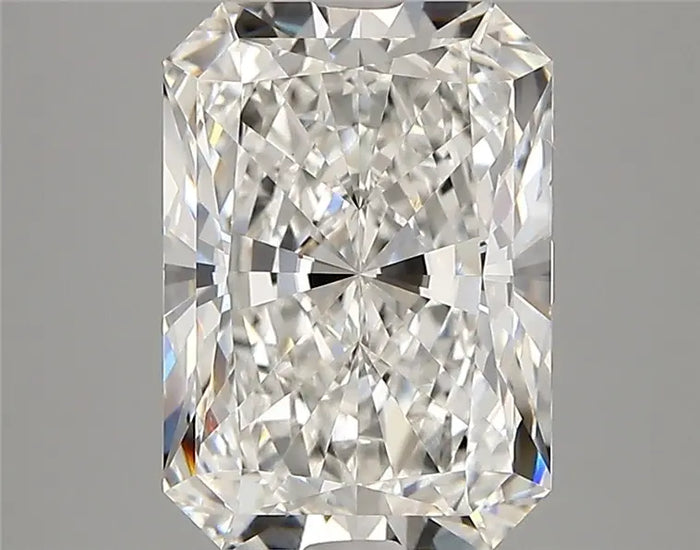 3.82 Carat · RADIANT · E · VVS2 · IGI · Excellent Cut