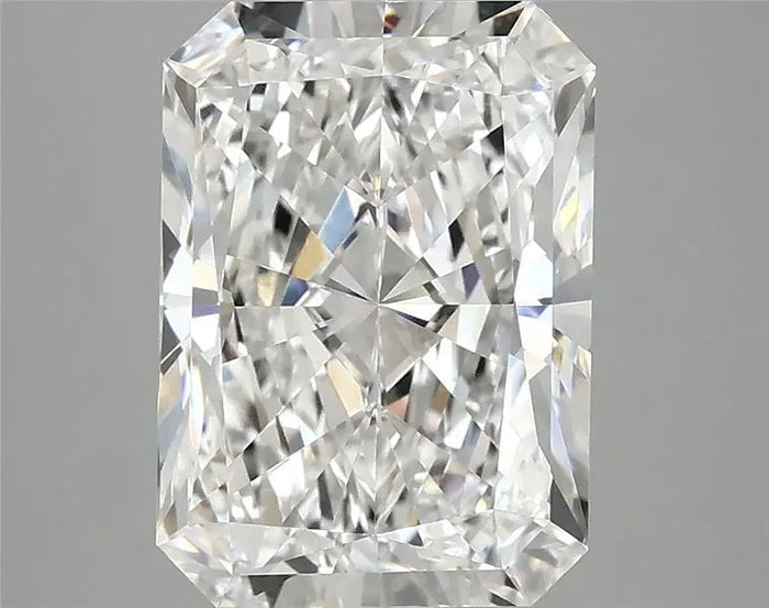 3.89 Carat · RADIANT · E · VVS2 · IGI · Excellent Cut