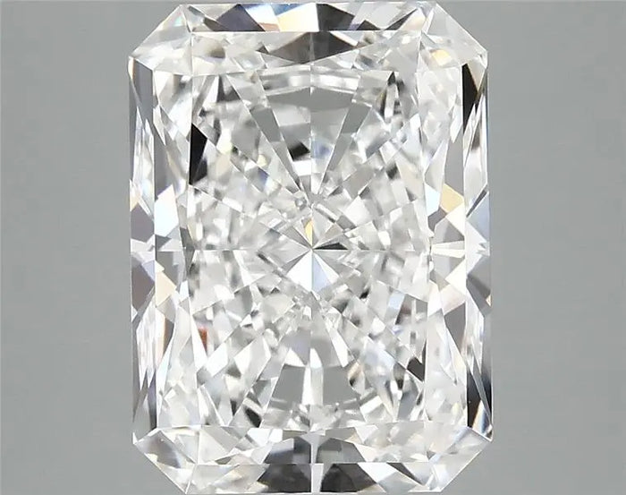 3.89 Carat · RADIANT · E · VVS2 · IGI · Excellent Cut
