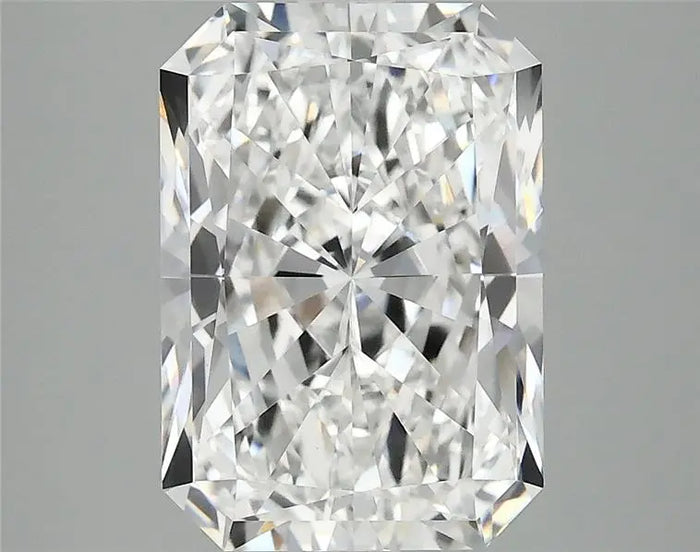 3.94 Carat · RADIANT · E · VVS2 · IGI · Excellent Cut
