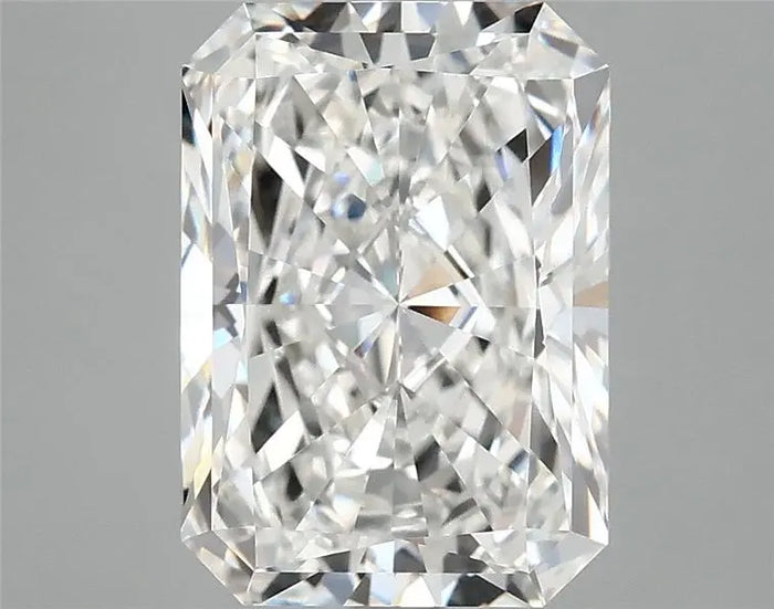 3.90 Carat · RADIANT · F · VVS2 · IGI · Excellent Cut