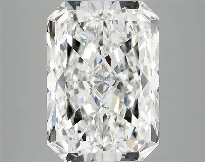 4.89 Carat · RADIANT · E · VVS2 · IGI · Excellent Cut