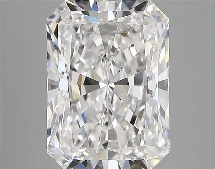 3.90 Carat · RADIANT · E · VVS1 · IGI · Excellent Cut