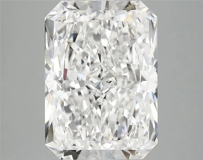 4.39 Carat · RADIANT · E · VVS2 · IGI · Excellent Cut