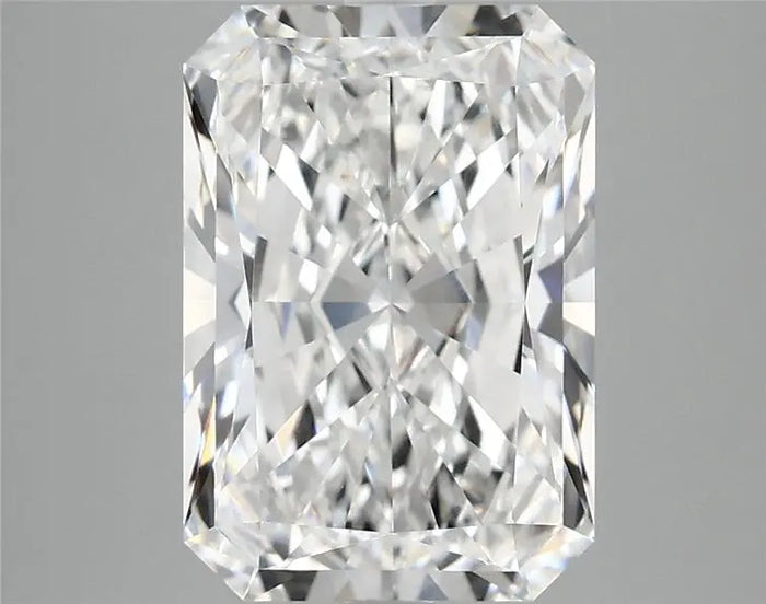 3.90 Carat · RADIANT · E · VVS2 · IGI · Excellent Cut