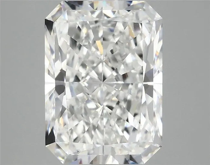 3.89 Carat · RADIANT · E · VVS2 · IGI · Excellent Cut