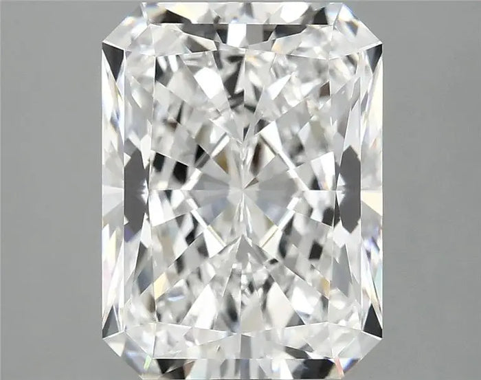 4.90 Carat · RADIANT · E · VVS2 · IGI · Excellent Cut