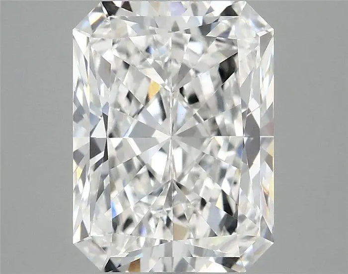 3.90 Carat · RADIANT · E · VVS2 · IGI · Excellent Cut