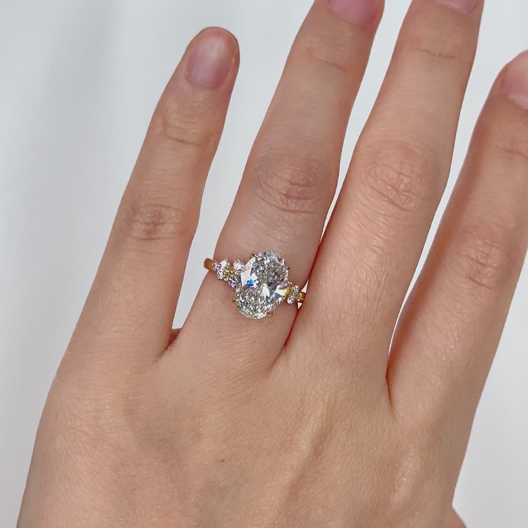 3.12ct G VS1 Oval Lab Grown Diamond Engagement Ring